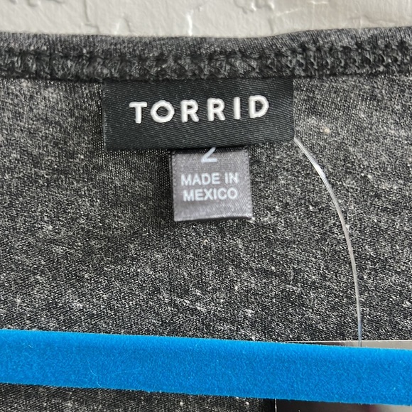 NWT! TORRID 2 NOTCH VARSITY TEE - TRIBLEND JERSEY BLACK - Picture 6 of 8